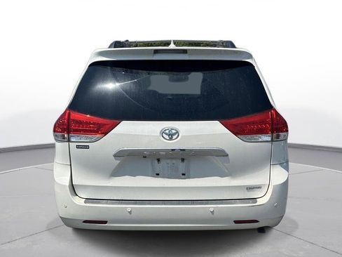 Used 2013 Toyota Sienna Limited w/ Premium Pkg FWD image 7