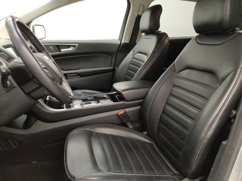Used 2019 Ford Edge SEL w/ Equipment Group 201A FWD image 17