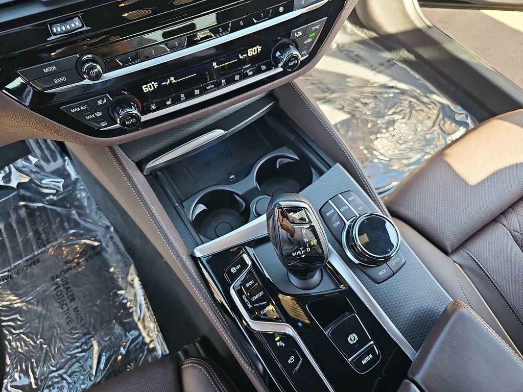 Used 2023 BMW M550i xDrive w/ Executive Package AWD/4WD image 25