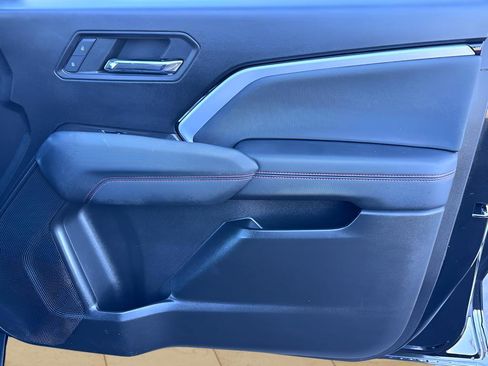 Used 2023 Chevrolet Colorado Z71 w/ Z71 Convenience Package 2 image 12