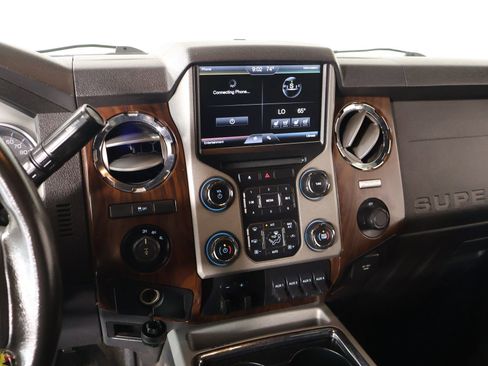 Used 2015 Ford F250 Lariat w/ Chrome Package image 5