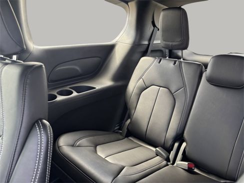 New 2026 Chrysler Pacifica Select image 21