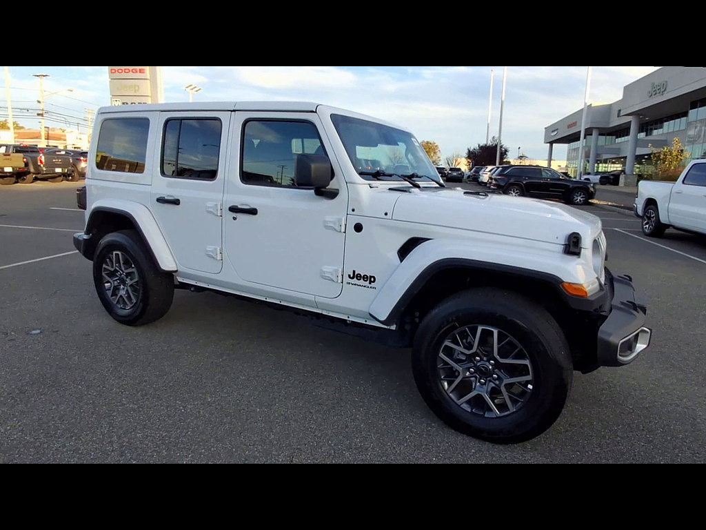 Used 2026 Jeep Wrangler Unlimited Sahara AWD/4WD image 2