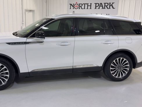Used 2022 Lincoln Aviator Reserve w/ Equipment Group 201A RWD image 6