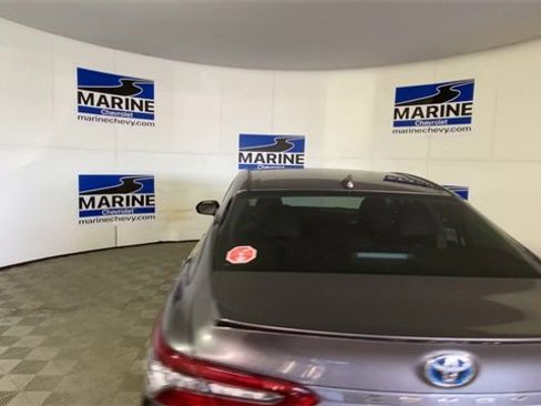 Used 2021 Toyota Camry XSE image 9