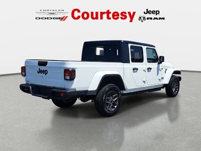 New 2026 Jeep Gladiator Sport