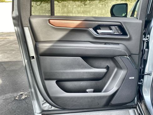 New 2026 GMC Yukon XL Denali w/ Advanced Technology Package image 34