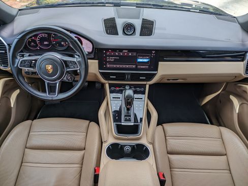 Used 2022 Porsche Cayenne Coupe AWD/4WD image 17