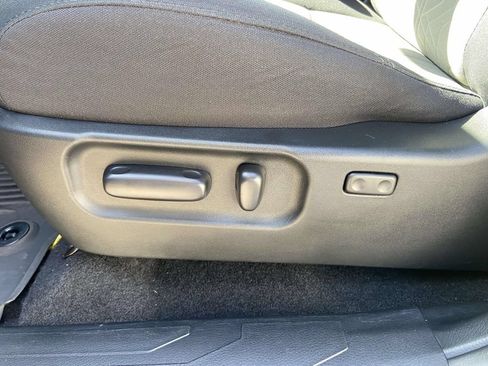 Used 2022 Toyota Tacoma TRD Sport w/ Technology Package RWD image 16