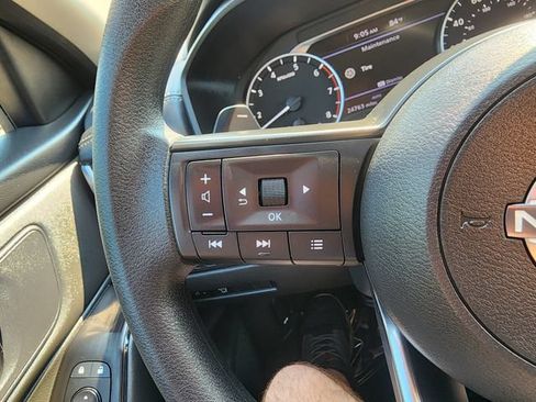 Used 2024 Nissan Rogue S AWD/4WD image 21