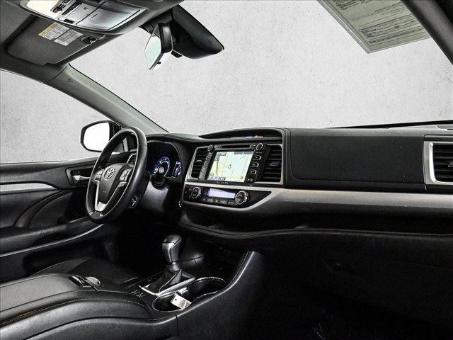 Used 2017 Toyota Highlander XLE w/ Protection Package #3 AWD/4WD image 22
