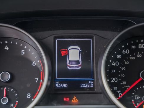 Used 2020 Volkswagen Tiguan SEL AWD/4WD image 36