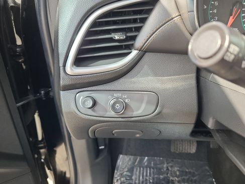 Used 2021 Chevrolet Trax LS FWD image 26