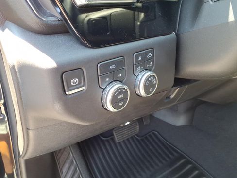 Certified 2025 GMC Sierra 1500 SLE w/ Preferred Package AWD/4WD image 22