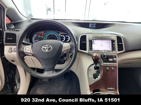 Used 2011 Toyota Venza AWD image 16