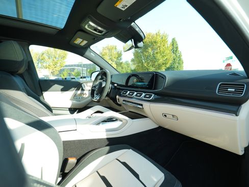 New 2026 Mercedes-Benz GLE 53 AMG 4MATIC Coupe image 43