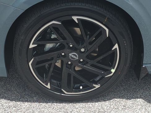 New 2026 Nissan Sentra SR w/ SR Premium Package FWD image 11