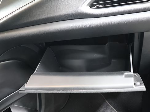 Used 2026 Chrysler Pacifica Limited FWD image 34