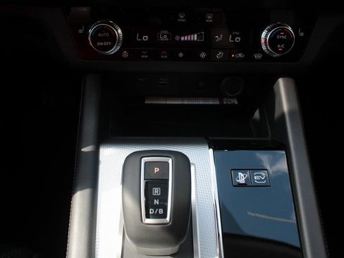 New 2025 Mitsubishi Outlander SEL image 39