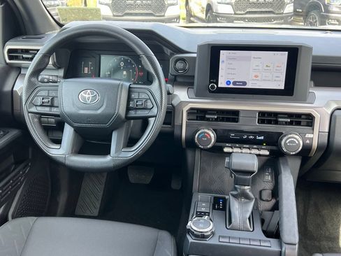 Used 2024 Toyota Tacoma SR5 AWD/4WD image 21