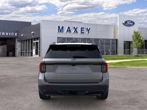 Used 2026 Ford Explorer ST-Line w/ ST-Line Street Pack AWD/4WD image 5