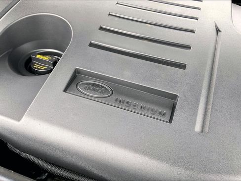 New 2026 Land Rover Range Rover SE image 17