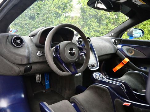 Used 2020 McLaren 620R image 8