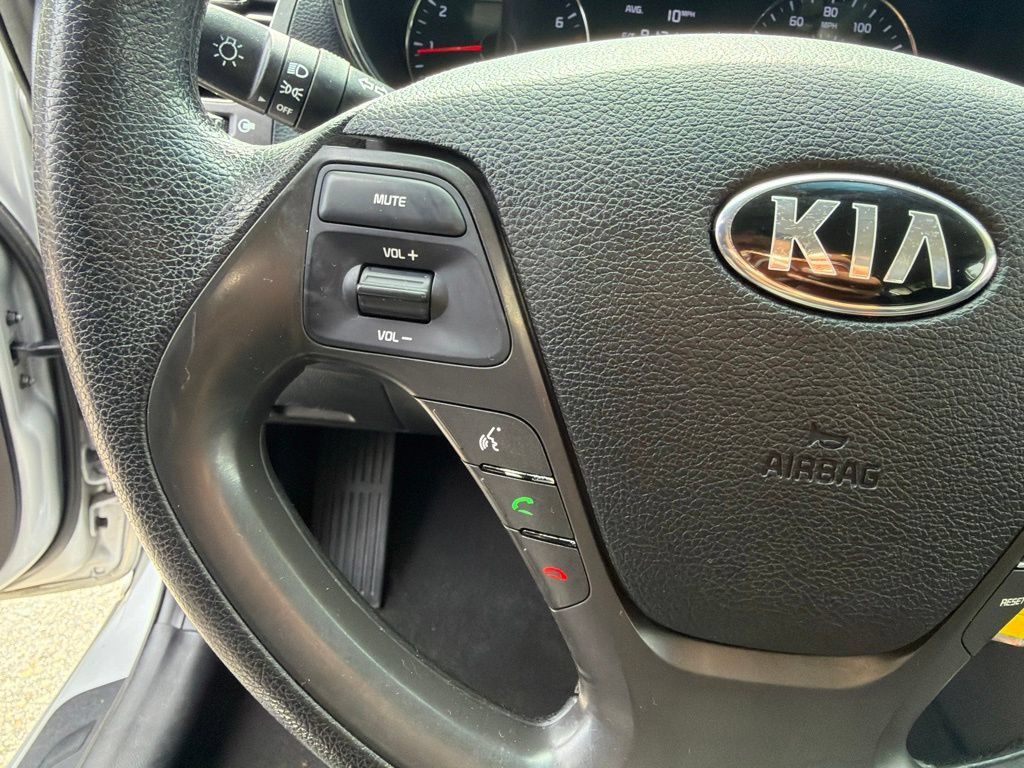 Used 2017 Kia Forte LX FWD image 15