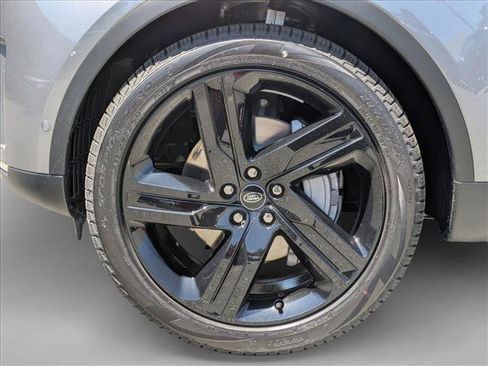 New 2026 Land Rover Discovery S AWD/4WD image 10