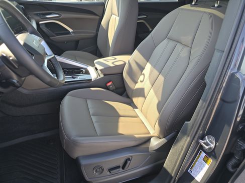 Certified 2025 Audi Q5 Premium w/ Convenience Package AWD/4WD image 22