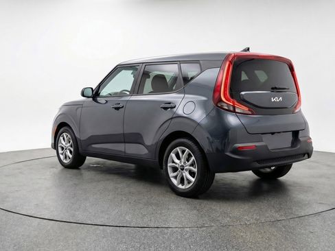 Used 2025 Kia Soul LX w/ LX Technology Package image 6
