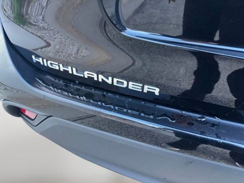 Used 2023 Toyota Highlander XLE AWD/4WD image 47
