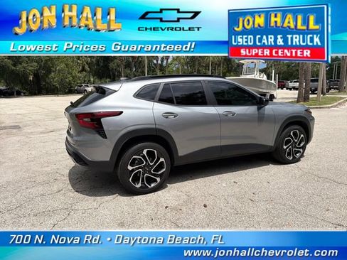 Used 2025 Chevrolet Trax RS w/ Driver Confidence Package FWD image 13