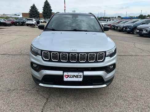 Used 2025 Jeep Compass Limited AWD/4WD image 4