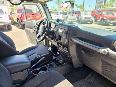 Used 2017 Jeep Wrangler Sport AWD/4WD image 27