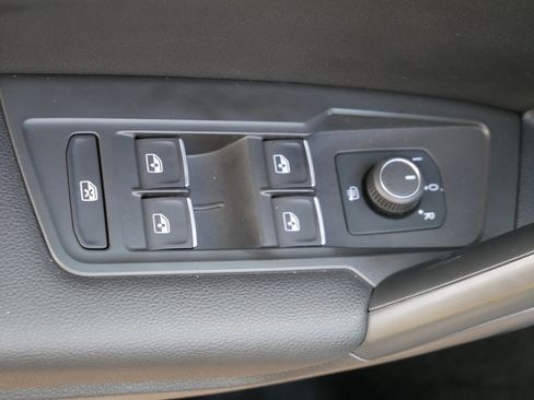Used 2021 Volkswagen Tiguan SE AWD/4WD image 20