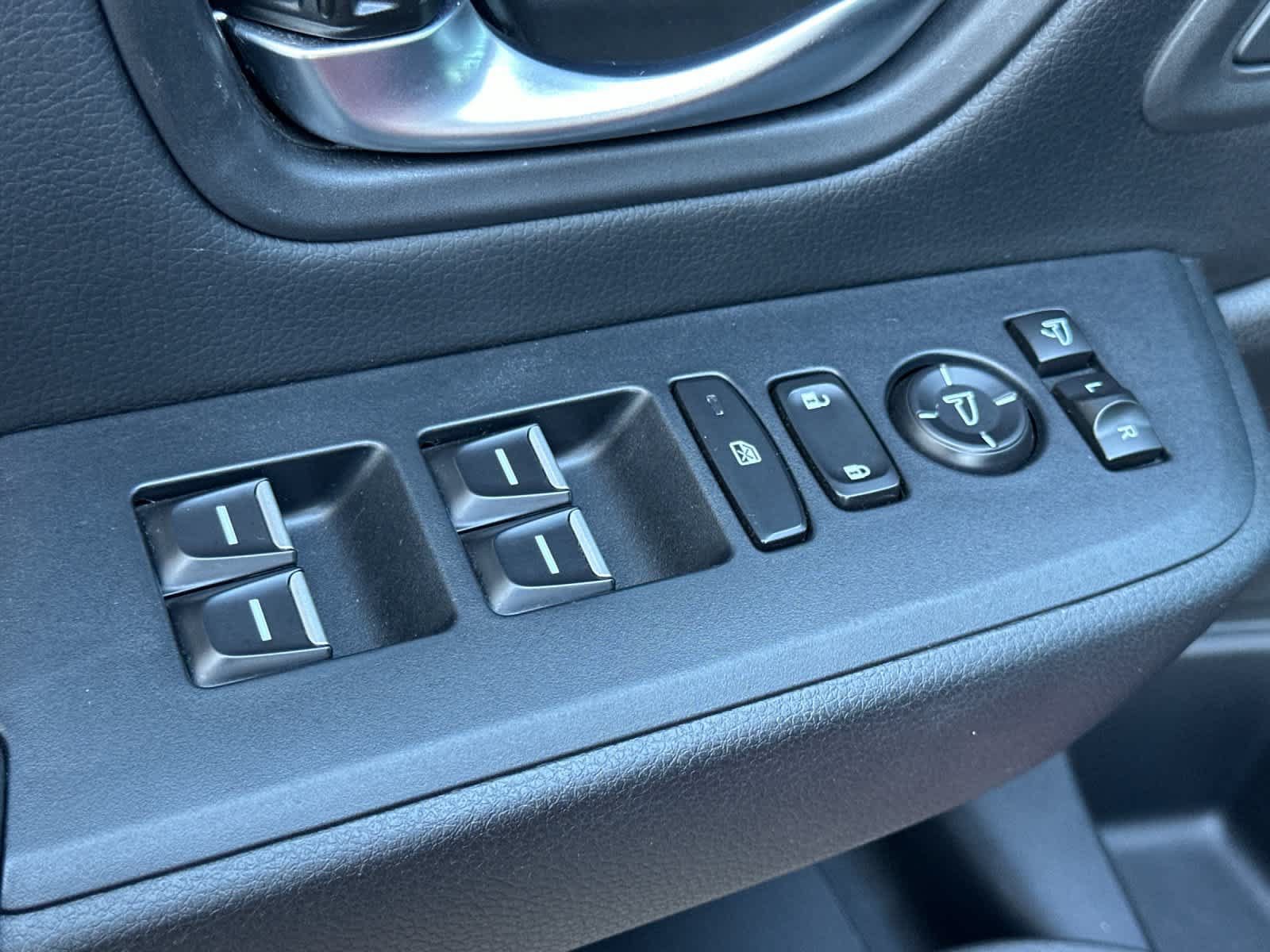 Used 2025 Honda Pilot Black Edition image 14