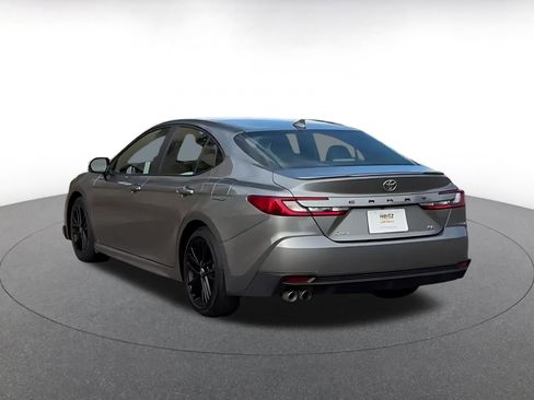 Used 2025 Toyota Camry SE image 11