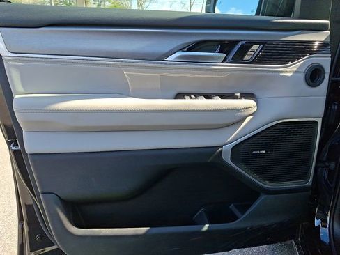 New 2026 Jeep Grand Wagoneer L 4WD image 9