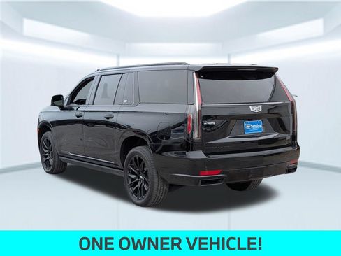 Used 2024 Cadillac Escalade ESV Sport Platinum w/ LPO, ONYX Package AWD/4WD image 4