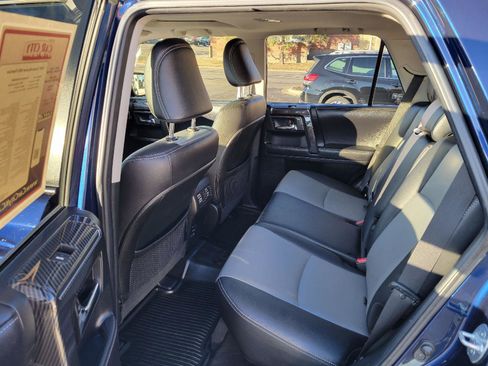 Used 2018 Toyota 4Runner SR5 Premium image 6