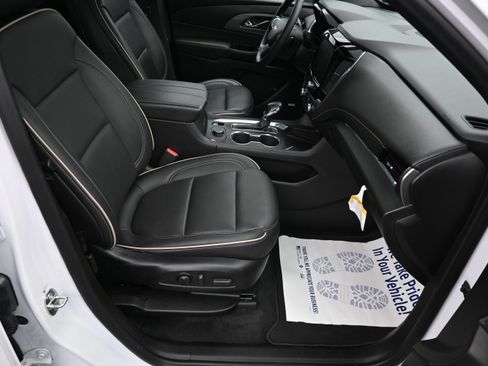 Used 2023 Chevrolet Traverse Premier AWD/4WD image 40