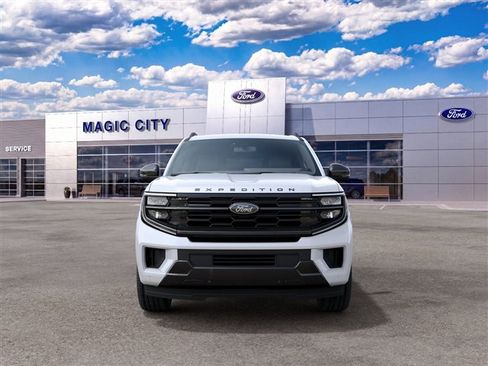 New 2027 Ford Expedition Platinum w/ Stealth Appearance Package AWD/4WD image 3