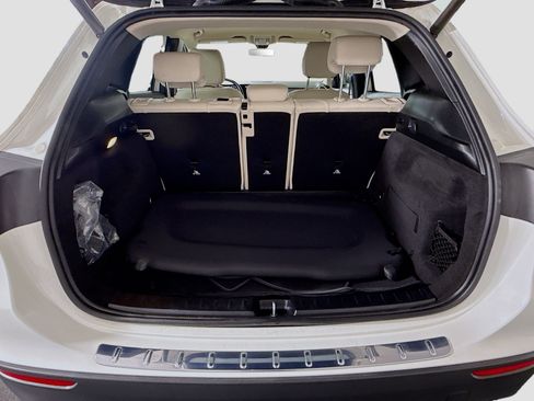 Used 2022 Mercedes-Benz GLA 250 4MATIC w/ Premium Package Lite image 35