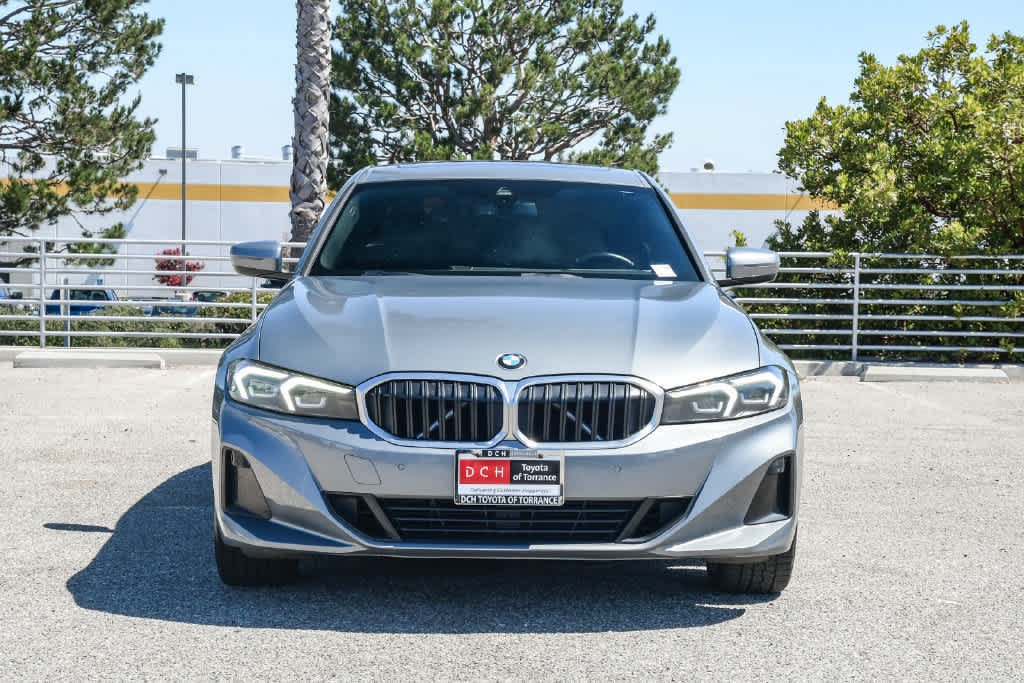 Used 2023 BMW 330i Sedan w/ Driving Assistance Package RWD image 2