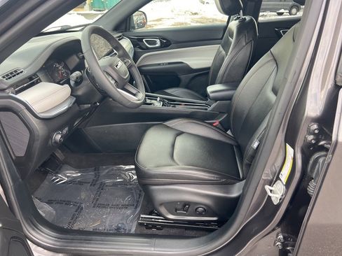 Certified 2024 Jeep Compass Limited image 22