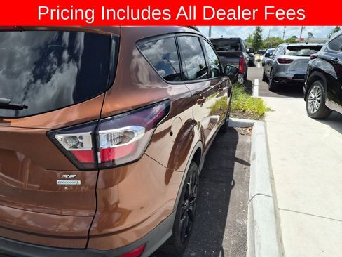 Used 2017 Ford Escape SE w/ Equipment Group 201A FWD image 4