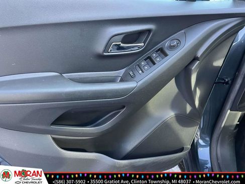 Certified 2022 Chevrolet Trax LT w/ Driver Confidence Package image 15