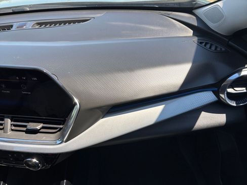 Used 2025 Chevrolet Trax LT w/ LT Convenience Package image 36