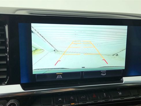 Certified 2025 Chevrolet Silverado 1500 LT image 21